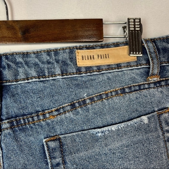 Blank Paige Medium Wash Distressed Denim Shorts L - Picture 3 of 5